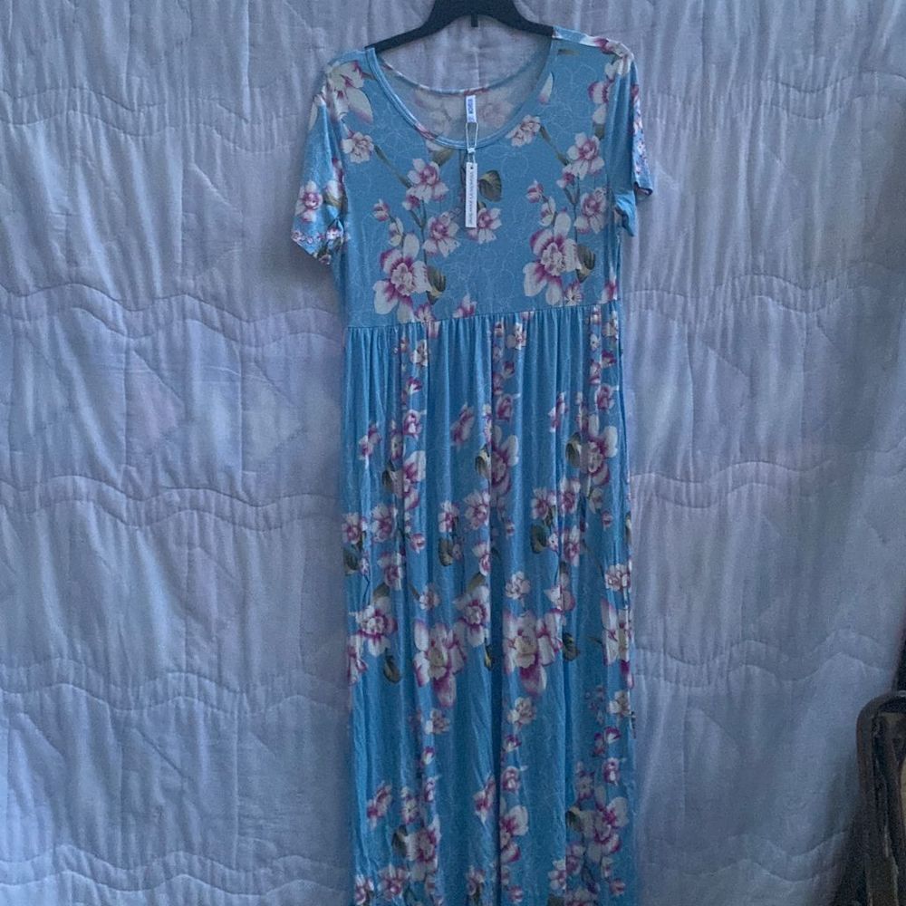 Viishow summer dress. NWT. Full length with pockets. 2X